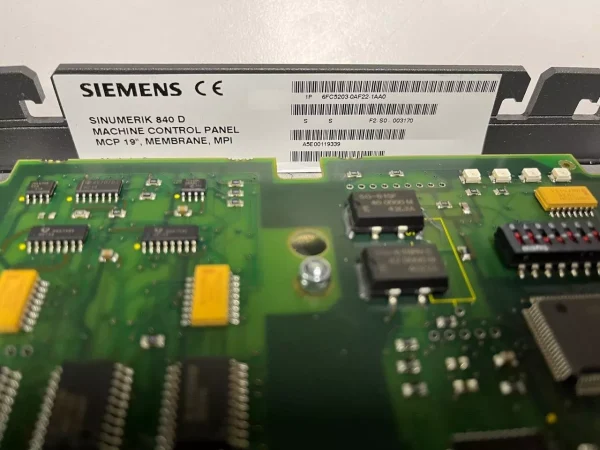 Siemens 6FC5203-0AF22-1AA0 MCP 19' machine control panel - Sinumerik 840 membrane. samonde. spare part. industrial. cnc