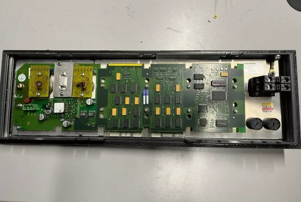 Siemens 6FC5203-0AF22-1AA0 MCP 19' machine control panel - Sinumerik 840 membrane. samonde. spare part. industrial. cnc